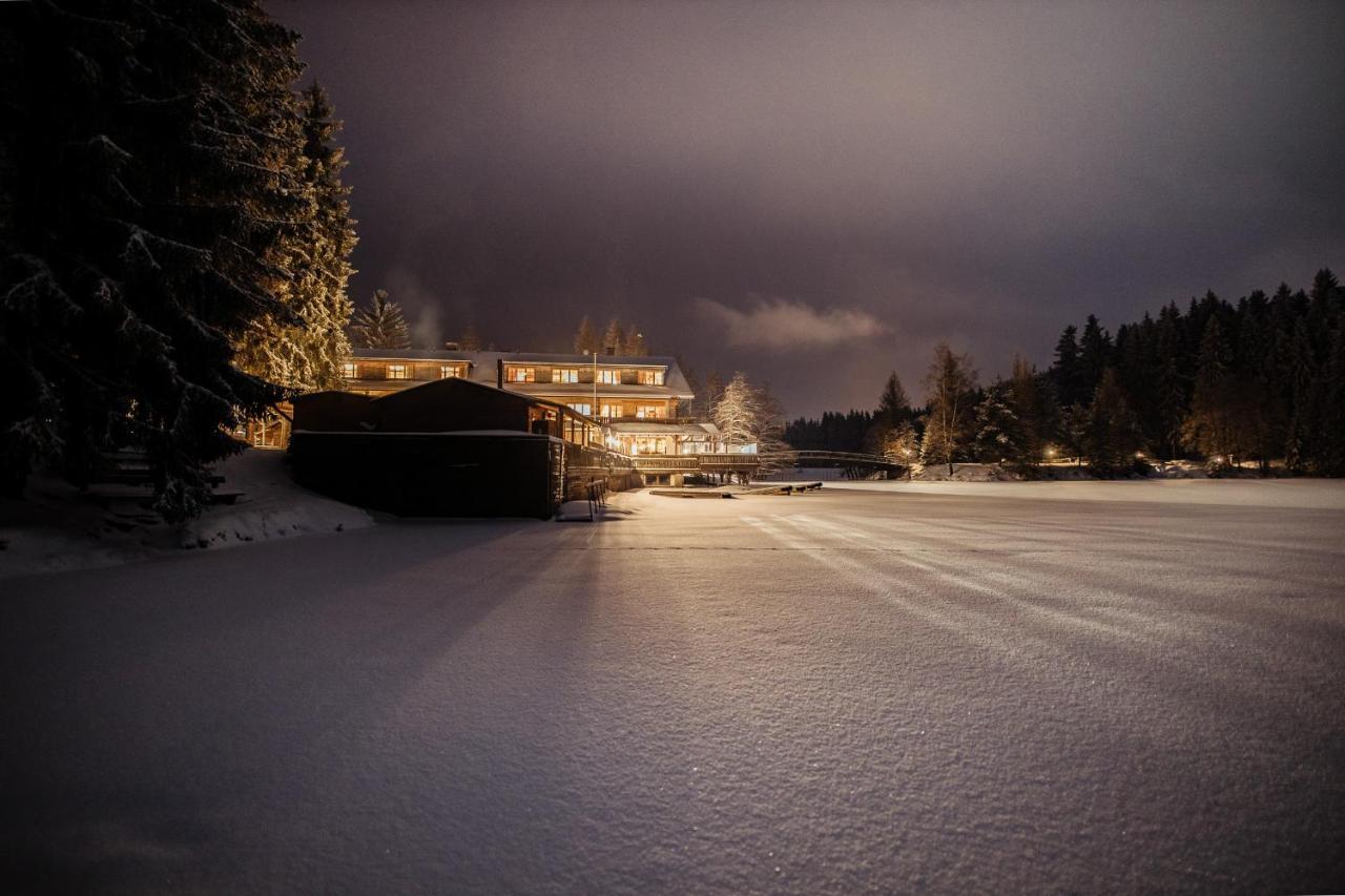 פיכטלברג Hotel Am Fichtelsee מראה חיצוני תמונה